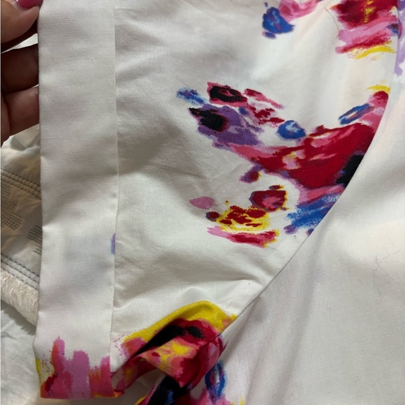 Beautiful White Vibrant Multicolor Floral Button-Up Dress with Pockets. Size 1X - Picture 15 of 15